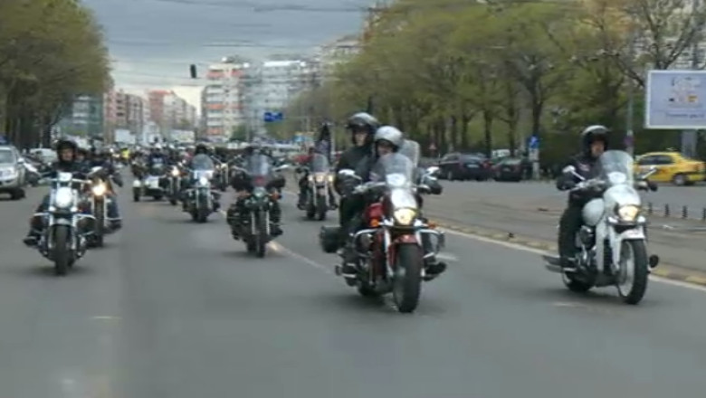 SlowRide the City. Sezonul pentru motociclisti a inceput cu o parada si o petrecere Imagine