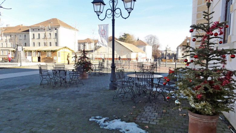 Soarta oraselor se decide pe Facebook Imagine