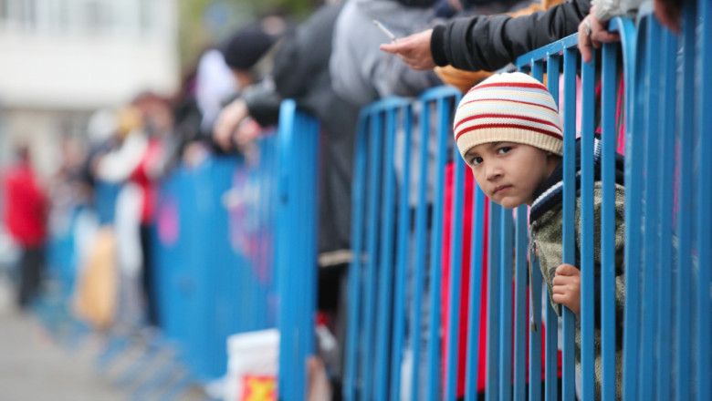 Sociolog: Oamenii cauta vindecare in Divinitate. Biserica e interesata financiar sa mentina astfel de imagini sociale Imagine