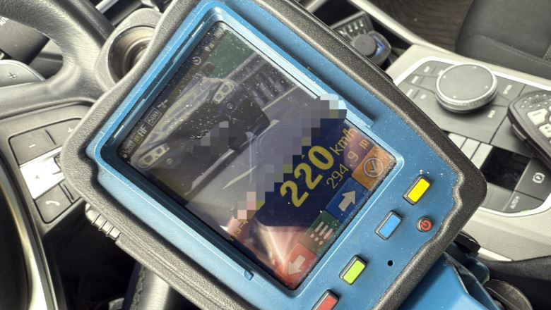 Sofer depistat cu 220 km/h pe A1, in zona localitatii Talmaciu. Politisti: „Nu s-a gandit prea mult inainte de a apasa acceleratia” Imagine