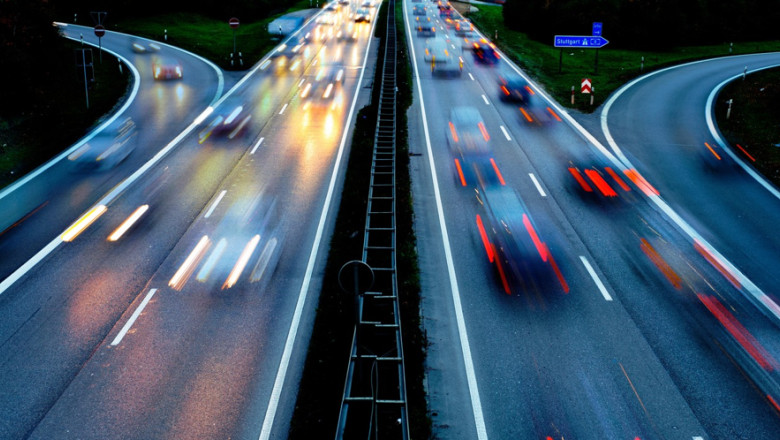Sofer prins cu 320 km/h, o viteza de aproape trei ori mai mare decat limita impusa, pe o autostrada din Germania. Cum a fost sanctionat Imagine