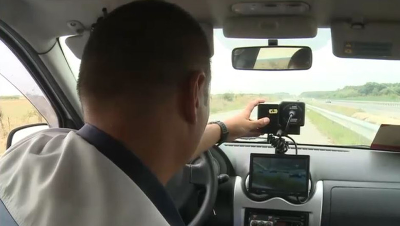 Sofer prins de radar cu 242 km/h pe drumul express Craiova-Pitesti. Ce sanctiune a primit Imagine