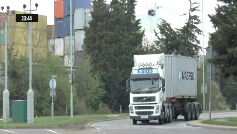 Sofer roman, arestat in Marea Britanie. A ascuns in cabina camionului 54 de kilograme de cocaina Imagine