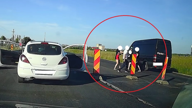 Soferi lasati fara permise dupa o sicanare in trafic urmata de bataie, in Timis. Imaginile publicate in mediul online, proba la dosar Imagine