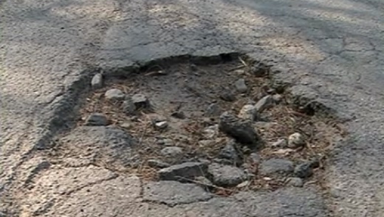 Soferii dau statul in judecata. Doua treimi din drumurile nationale au nevoie de reparatii urgente Imagine