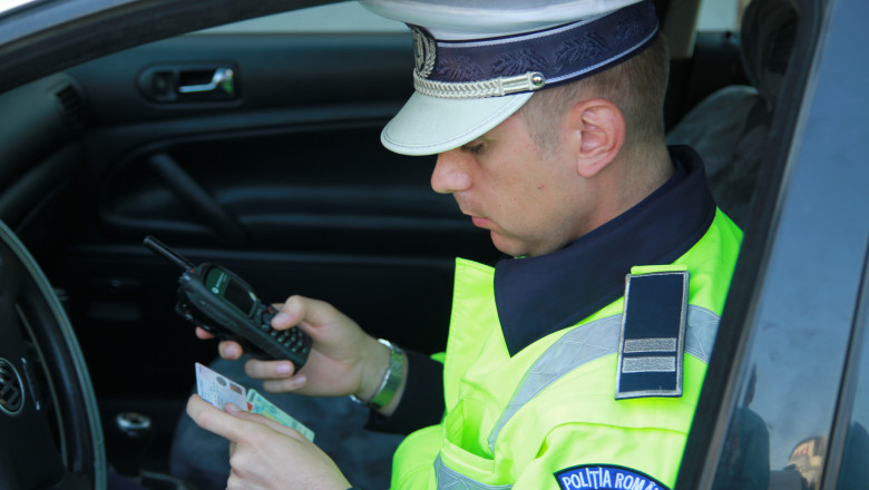 Soferita prinsa de politisti conducand cu 123 km/h in localitate. 50 de km/h era limita de viteza Imagine