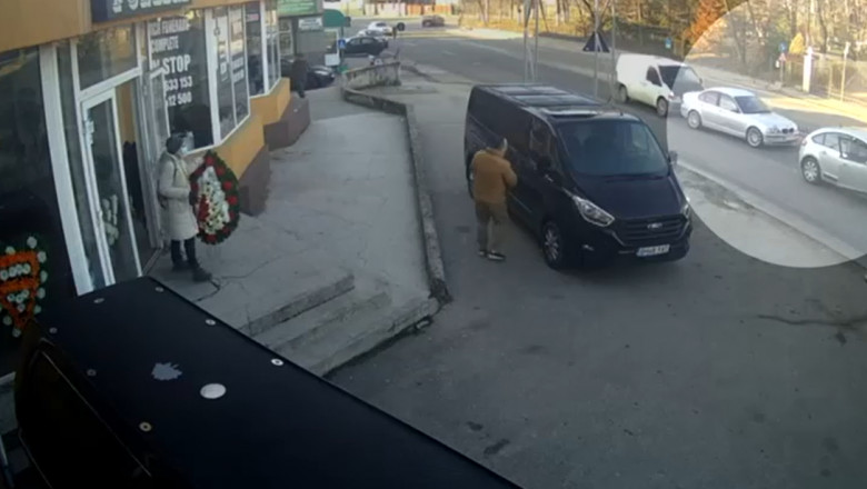 Soferul care a lovit intentionat cu masina un barbat in Slatina a fost retinut. Victima a suferit rani grave Imagine