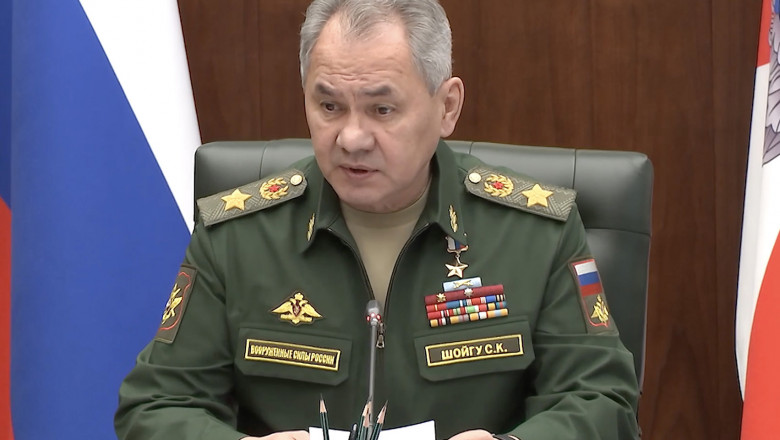 Soigu a inspectat trupele ruse. Rusia a facut acest anunt la doua zile dupa ce ministrul aparuse alaturi de Putin Imagine