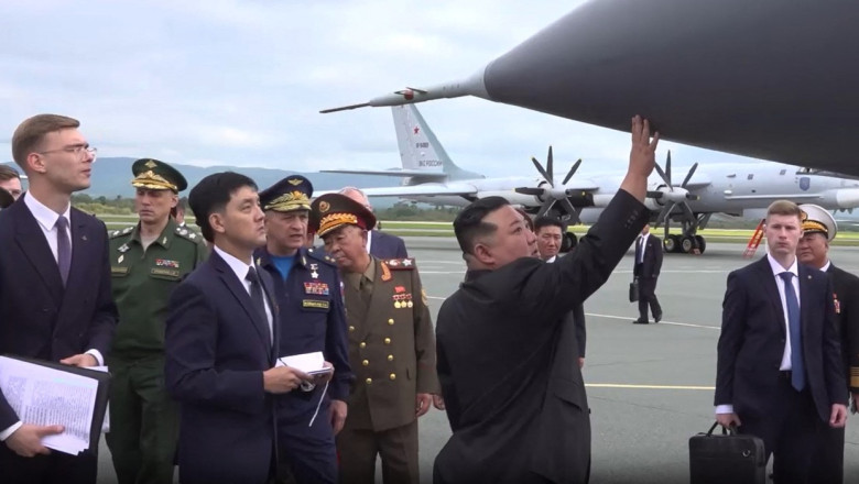 Soigu s-a laudat lui Kim si i-a aratat bombardierele strategice rusesti: "Pot zbura de la Moscova pana in Japonia si inapoi" Imagine