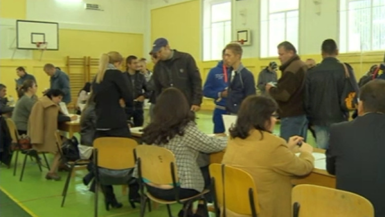 Somaj la 16 ani. Tinerii care au absolvit minimum zece clase pot beneficia de ajutor de la stat Imagine