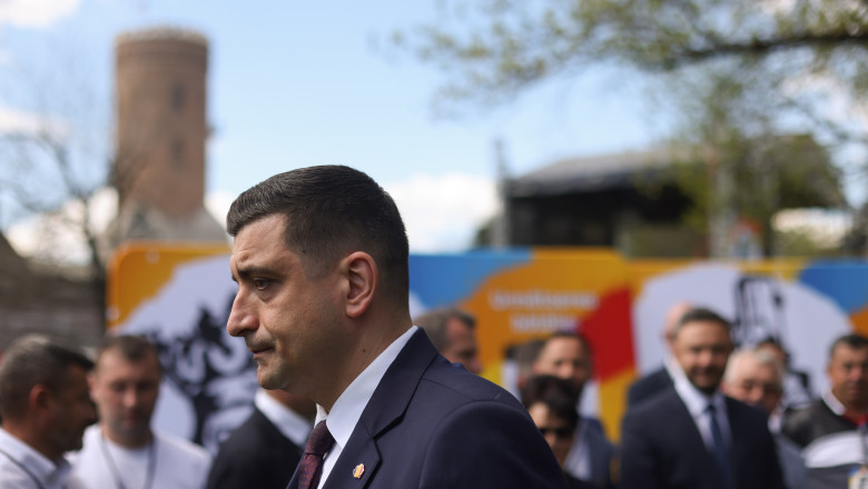 Sondaj exclusiv AtlasIntel pentru Digi24. Pe cine prefera romanii la prezidentiale. Votantii Vioricai Dancila l-ar alege pe Simion Imagine