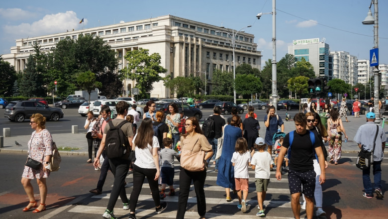 Sondaj INSCOP: Ce politicieni conduc in topul increderii romanilor Imagine