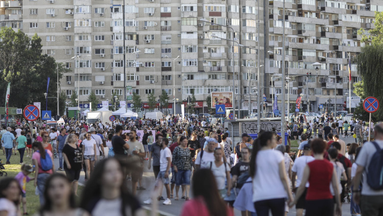 Sondaj INSCOP: Mai mult de jumatate dintre romani spun ca este mai rau in tara acum decat in 1989 Imagine