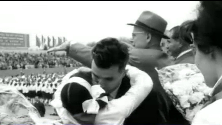 SONDAJ IRES. Majoritatea romanilor cred ca 1 Mai se sarbatorea mai frumos in timpul comunismului Imagine