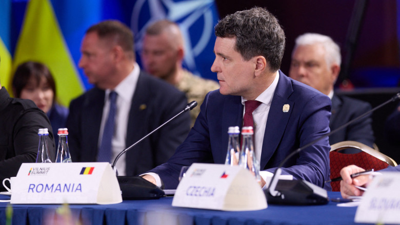 Sondaj: Peste doua treimi din romani vor „un rol activ” al Romaniei in UE si intarirea relatiei cu SUA, sub presedintia lui Nicusor Dan Imagine