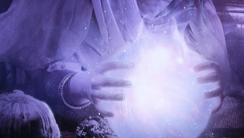 SONDAJ. Romanii urmaresc horoscopul, cred in minuni dar nu si in vrajitorie si considera ca visele pot prevesti viitorul Imagine