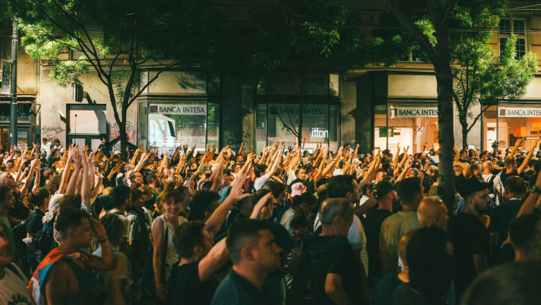 Sondaj: Tinerii europeni isi pierd increderea in democratie. Unul din cinci ar fi in favoarea unui regim autoritar Imagine