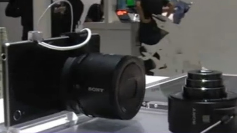 Sony a lansat doua obiective foto ce se pot atasa la smartphone-uri Imagine
