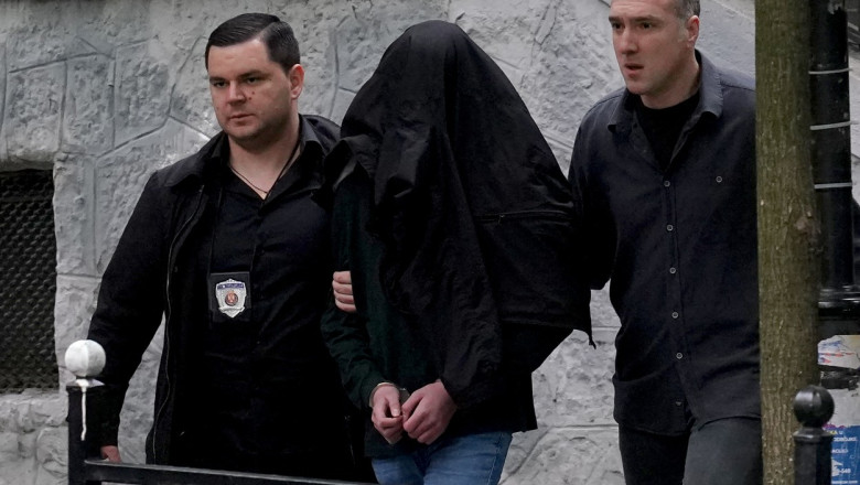 Sora de 10 ani a elevului criminal de la Belgrad se afla in scoala, aproape de locul atacului: „Stie totul, nu se opreste din plans” Imagine