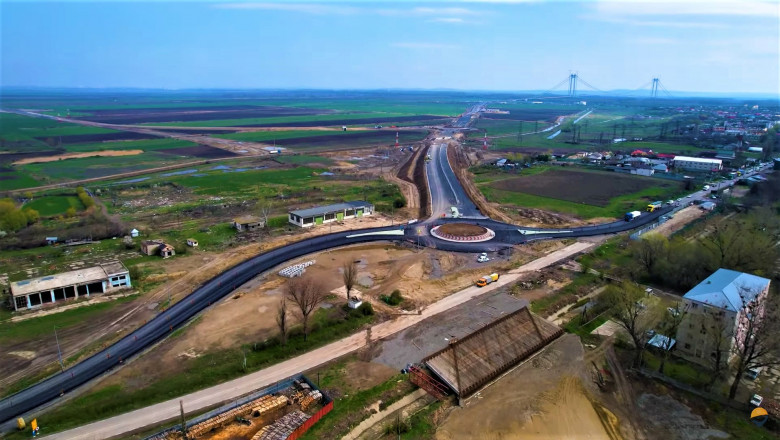 Sorin Grindeanu: Pe podul de la Braila se va circula de la inceputul lui iulie in timpul zilei, iar noaptea vor fi demontate schelele Imagine