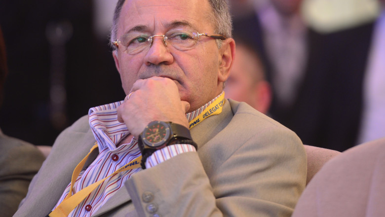 Sorin Rosca Stanescu, acuzat de incompatibilitate si fals in declaratii Imagine