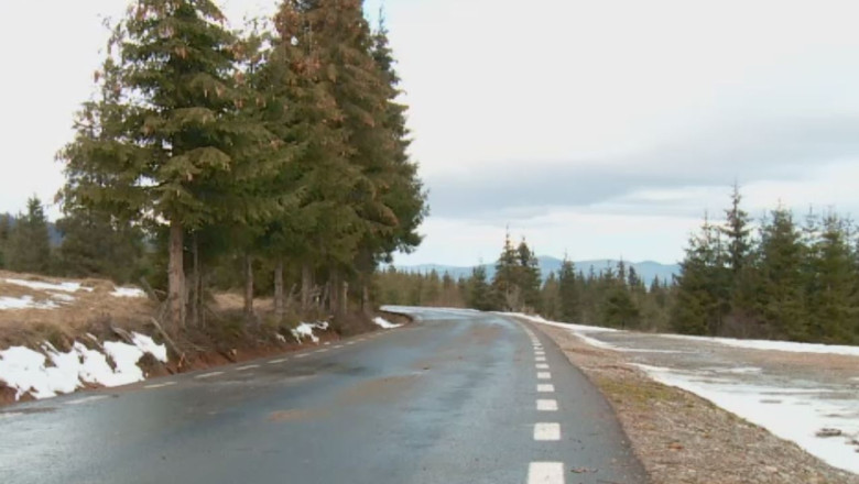 Soseaua de dincolo de nori Imagine