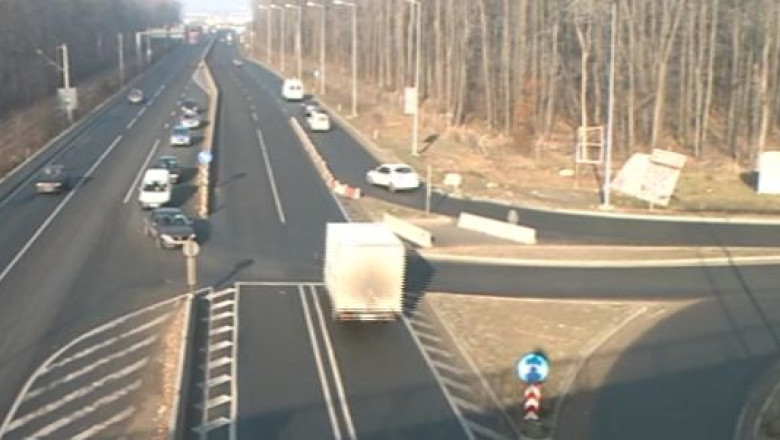 Soselele, pericol pentru soferi. Pe multe dintre acestea lipsesc marcajele si telefoanele de urgenta Imagine