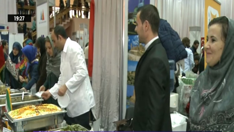 Sotiile amabasadorilor acreditati in Romania au organizat un targ de Craciun in scop caritabil Imagine