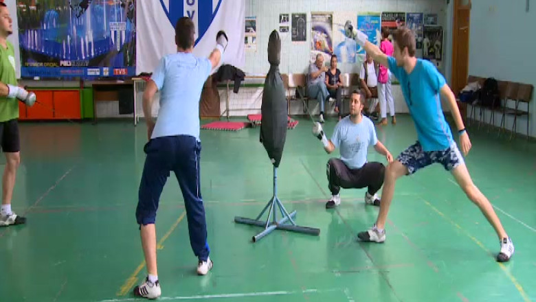 Spadasinii craioveni nu au intrat in vacanta Imagine