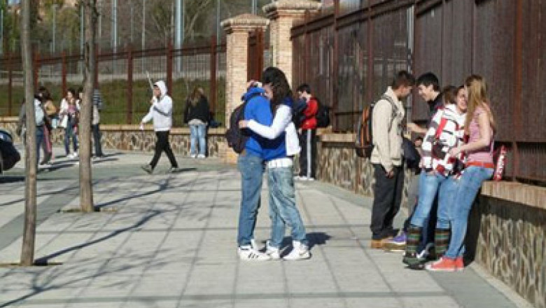 Spania. Varsta minima pentru relatii sexuale si pentru casatorie: 16 ani Imagine