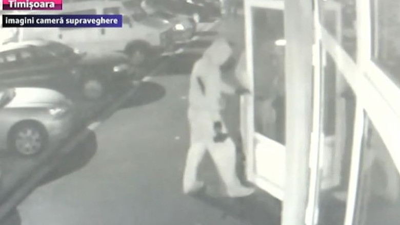 Spargere surprinsa de camerele de supraveghere. Hotii s-au dat drept criminalisti Imagine