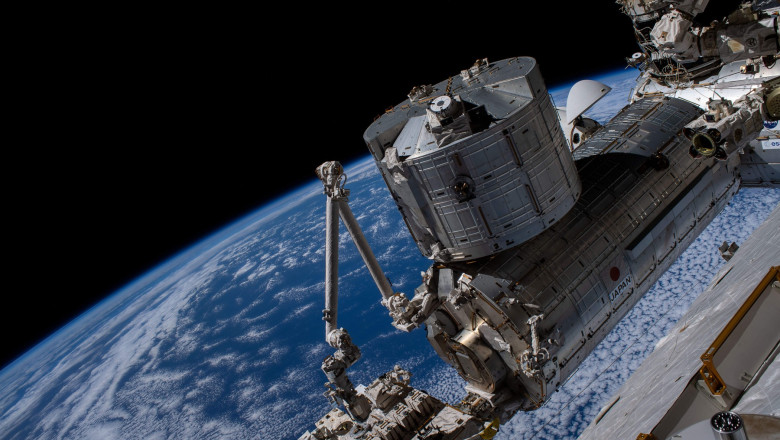 Spatiul, noua frontiera a industriei farmaceutice. Medicamentele viitorului vor fi produse in capsule spatiale pe orbita terestra Imagine