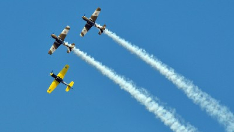 Spectacol aviatic de exceptie, la Tuzla  Imagine