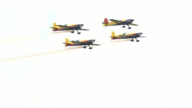 Spectacol aviatic la Caransebes. Mitingul aerian a adunat peste 300 de participanti Imagine