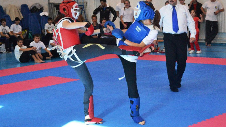 Spectacol de kung-fu. Aproape 100 de sportivi au participat la Campionatul National  Imagine