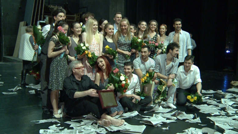 Spectacol de teatru dansat, cu casa inchisa. 800 de spectatori au asistat la premiera spectacolului lui Gigi Caciuleanu Imagine