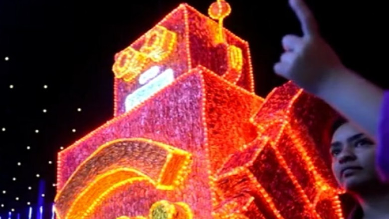Spectacol in Columbia. In Medelin a inceput festivalul luminilor de Craciun Imagine