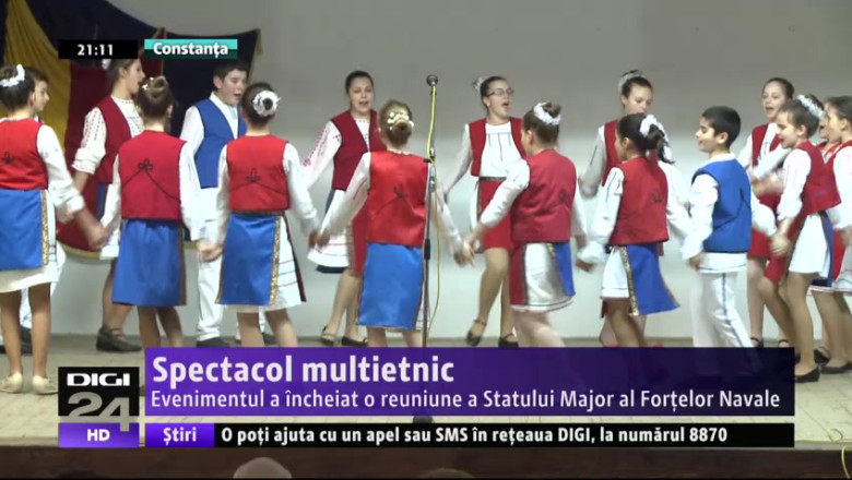 Spectacol multietnic. Evenimentul a incheiat o reuniune a Statului Major al Fortelor Navale  Imagine