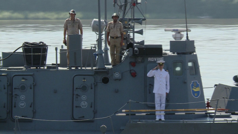 Spectacol pe Dunare, la Braila. Mii de oameni au asistat pe faleza Dunarii la festivitati dedicate Zilei Marinei Imagine