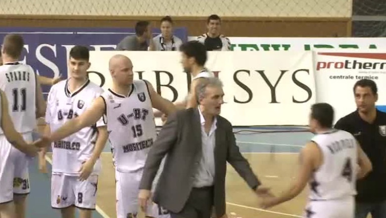 Spectacol sub panou. "U" Mobitelco intalneste pe CSU Asesoft Ploiesti Imagine