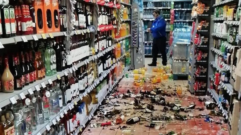 Speriati de cutremure, multi locuitori din Targu Jiu au plecat spre zonele rurale. Primarul: Parcarile sunt pe jumatate goale Imagine