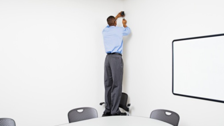 Spionaj prin intermediul propriilor camere de securitate. Imagini din locuinte din 250 de tari, inclusiv din Romania, au ajuns pe internet Imagine