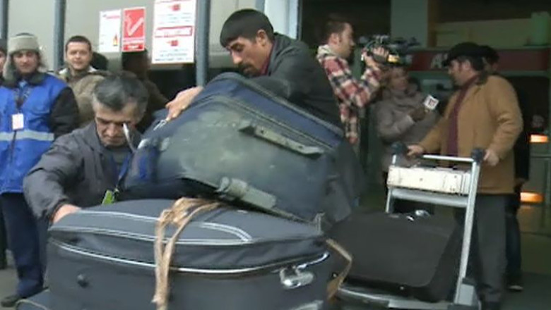 Sprijin pentru reintegrarea in societate a 20 de familii de romi. Le vom cauta de lucru, promit autoritatile timisene Imagine