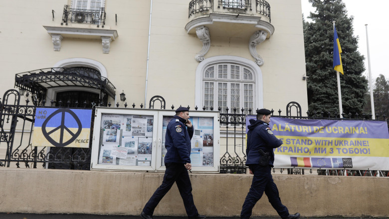 SRI, despre plicurile ridicate de la Ambasada Ucrainei: „Contin fragmente de tesuturi organice” Imagine