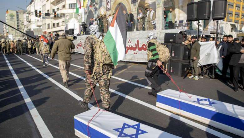 „SS, Comintern si mafia la un loc”. Forta care-l pastreaza pe Ali Khamenei in fruntea Iranului transforma esecul in martiriu Imagine