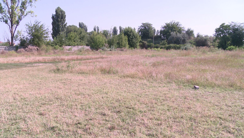 Stadionul de atletism din Braila, in paragina. De 16 ani, stadionul de atletism este nefunctional, iar sportivii nu au conditii optime pentru performanta Imagine