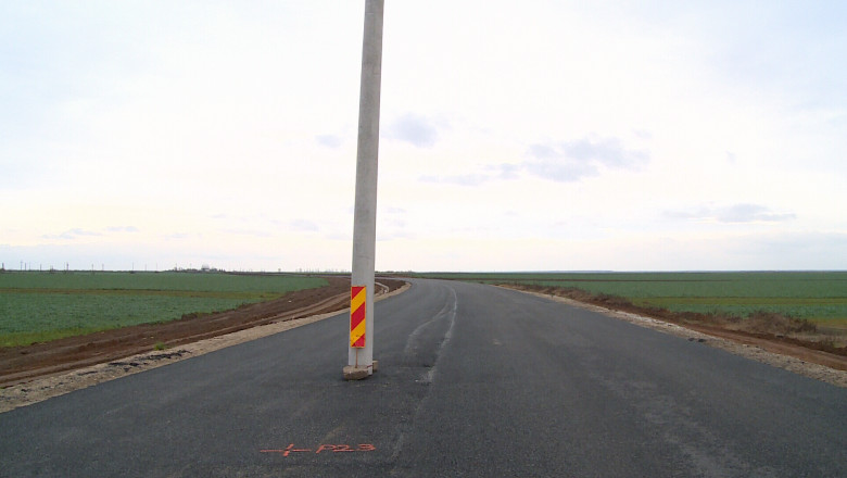 Stalpul de electricitate, tot pe centura de sud a Craiovei   Imagine