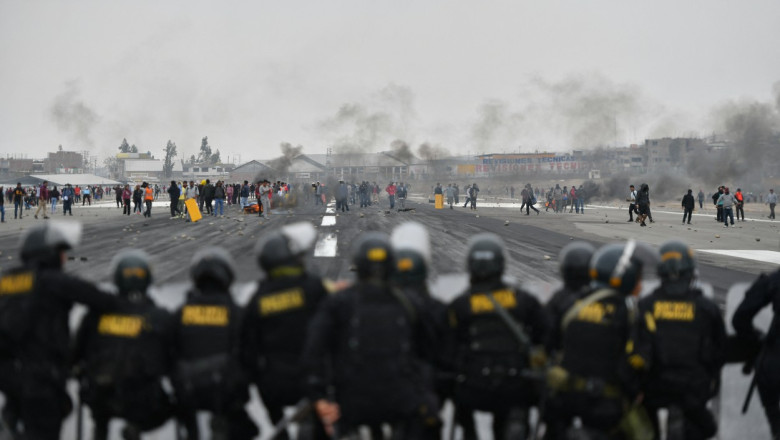 Stare de urgenta in Peru, dupa violentele soldate cu morti si sute de raniti Imagine