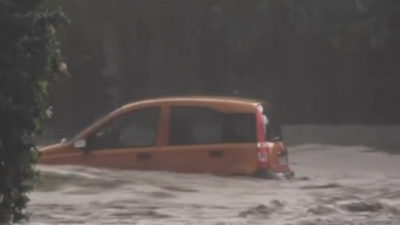 Stare de urgenta pe insula Rodos, din cauza inundatiilor Imagine