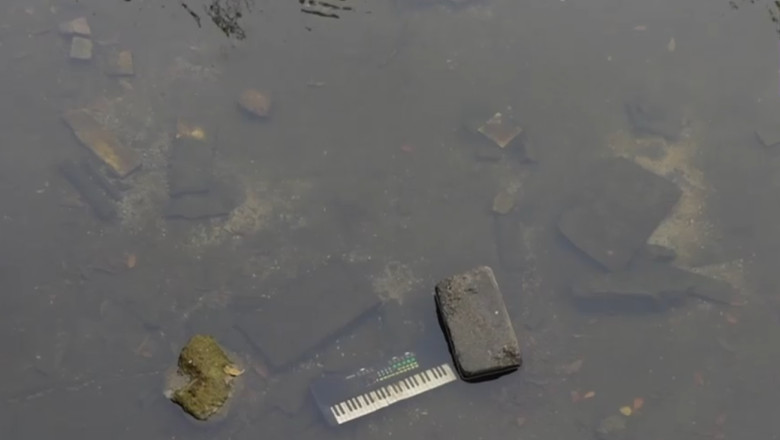 Starea deplorabila a raului Dambovita din Capitala, scoasa la iveala odata cu lucrarile din Piata Unirii. Ce se afla pe fundul acestuia Imagine